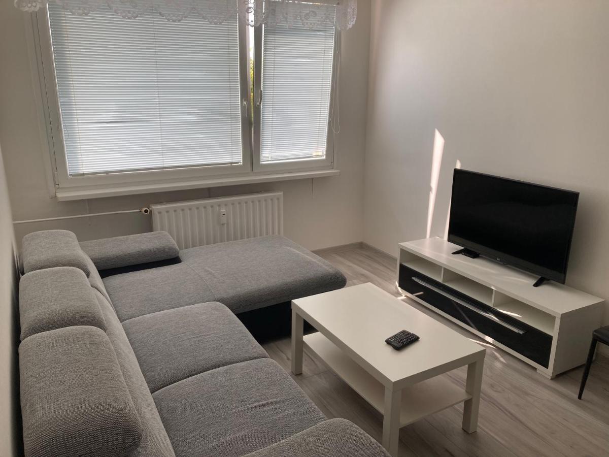 Byt 2-Kk V Moste, Blizko Aquadrom A Benedikt Exteriör bild
